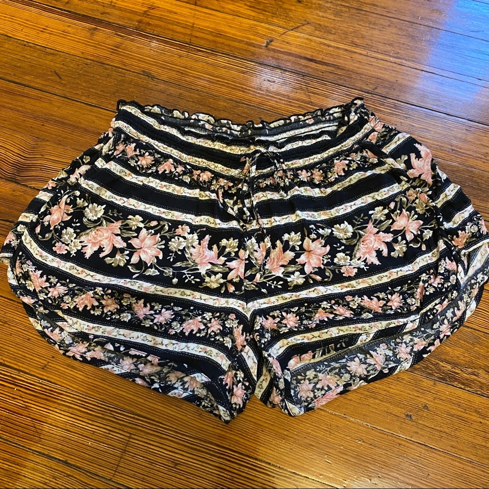 Floral American Eagle shorts